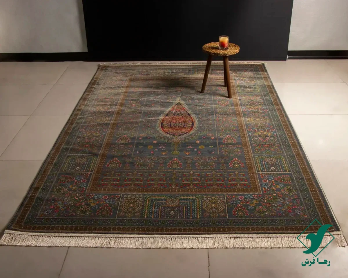 730900-1.webp فرش ابریشم ماشینی 730900سرمه ای