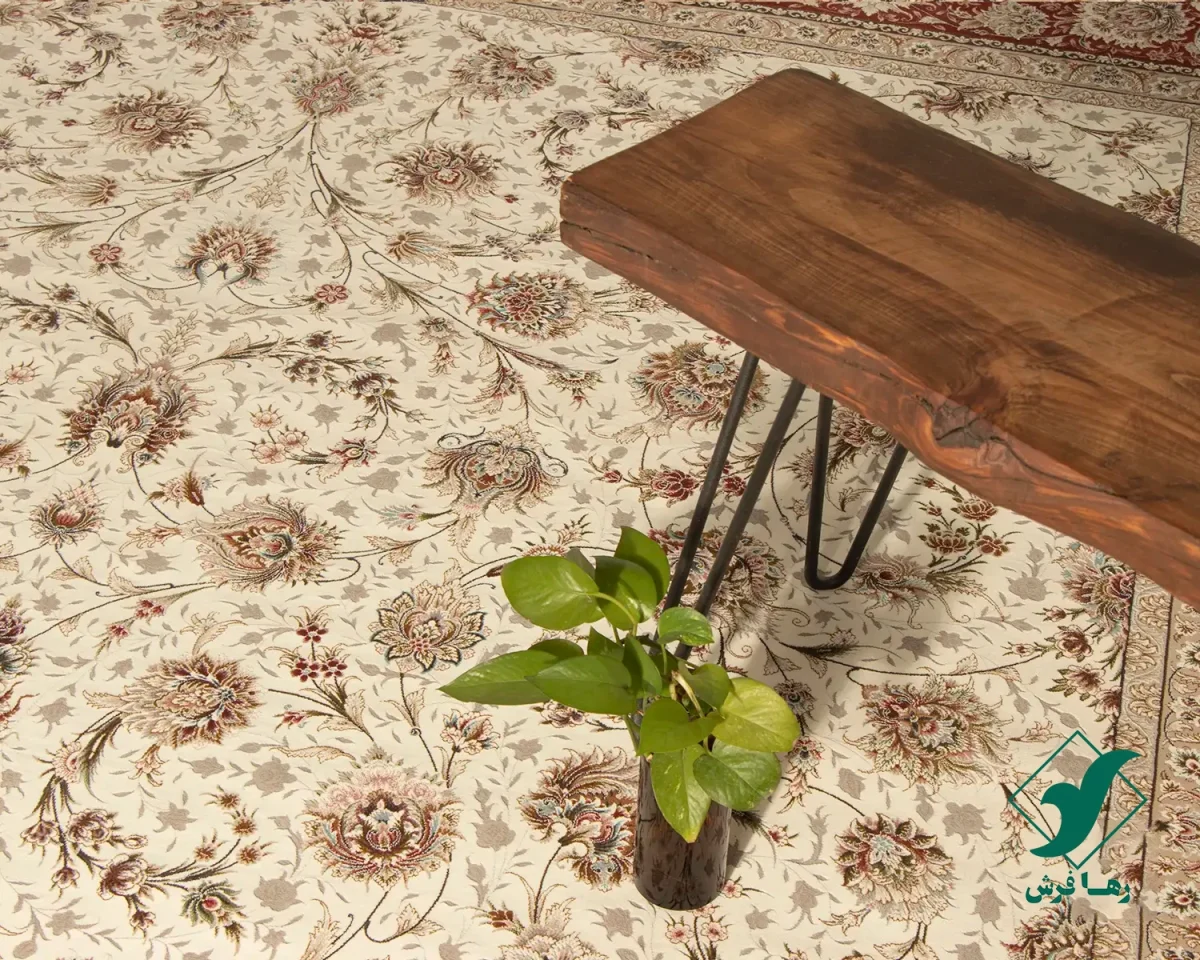 فرش کلاسیک سیران کرم حاشیه گلبهی